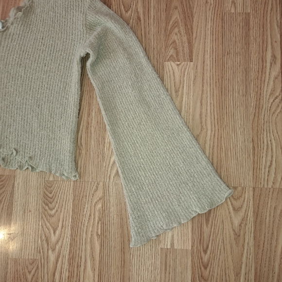 NWT Sz S Babydoll, Bell Sleeves Scalloped Edge Cropped Beige Sweater Boho - Picture 10 of 10